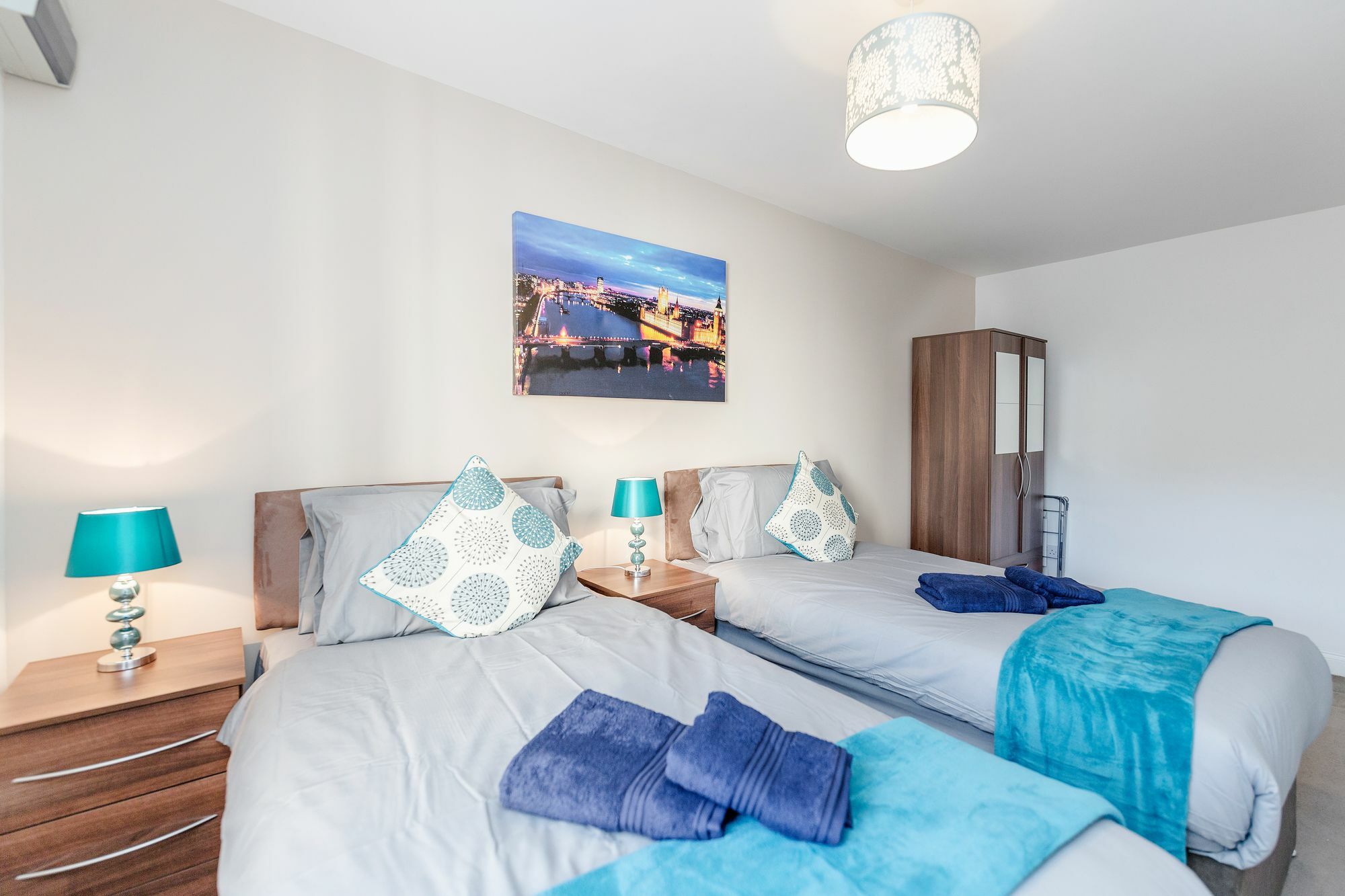 Watford Junction Apartment Bagian luar foto